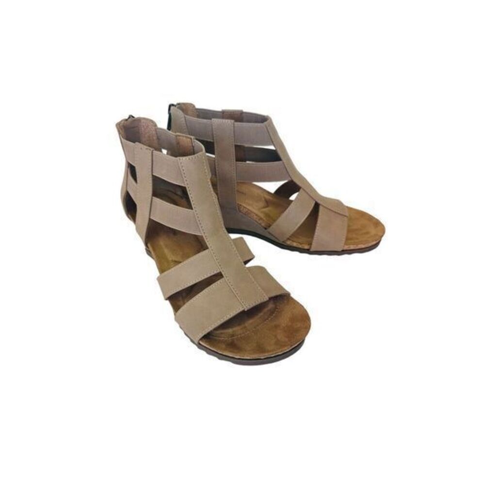 Adrienne Vittadini Women's Tariana Wedge Sandal Light Taupe Size 9M Back‎ Zipper